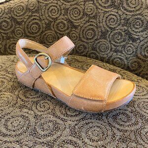 Dansko - Tinsley Natural - Multiple Sizes (NEW W/ BOX)